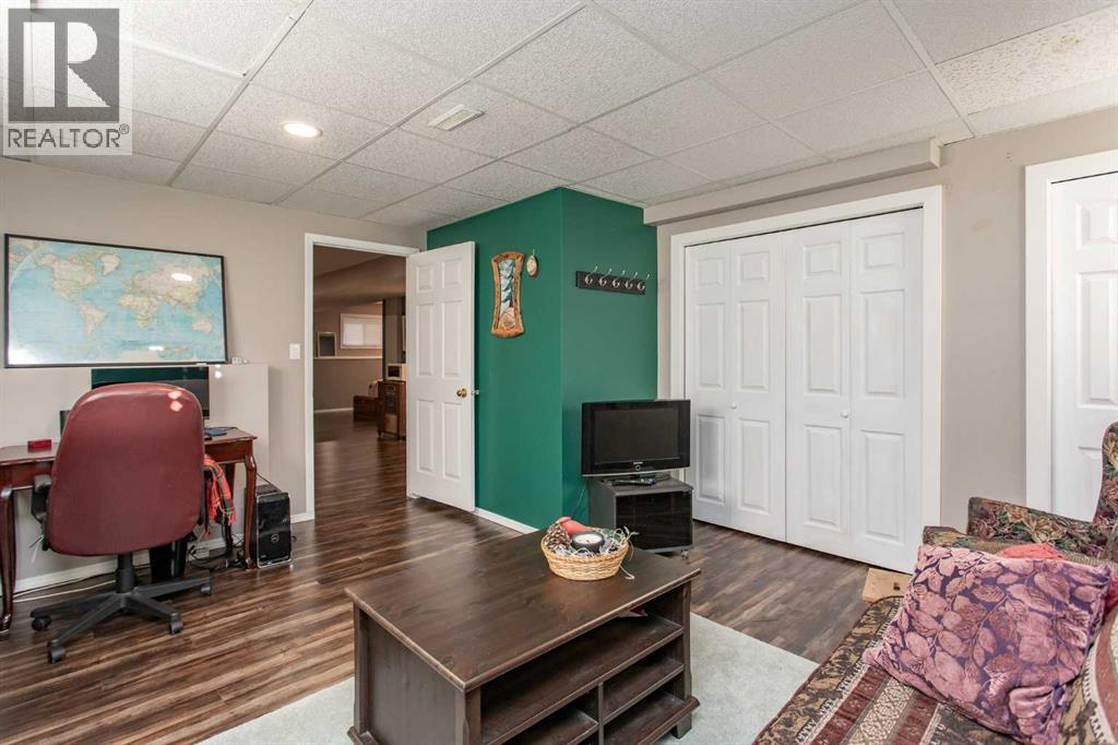 5724 55 Avenue Property Photo 22