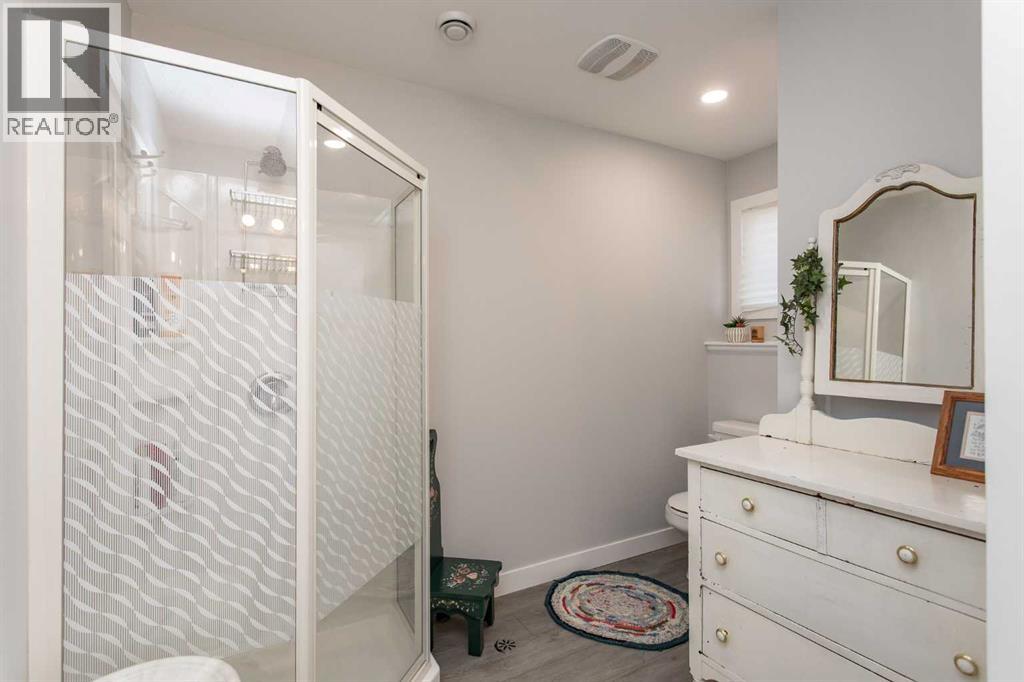 5724 55 Avenue Property Photo 24
