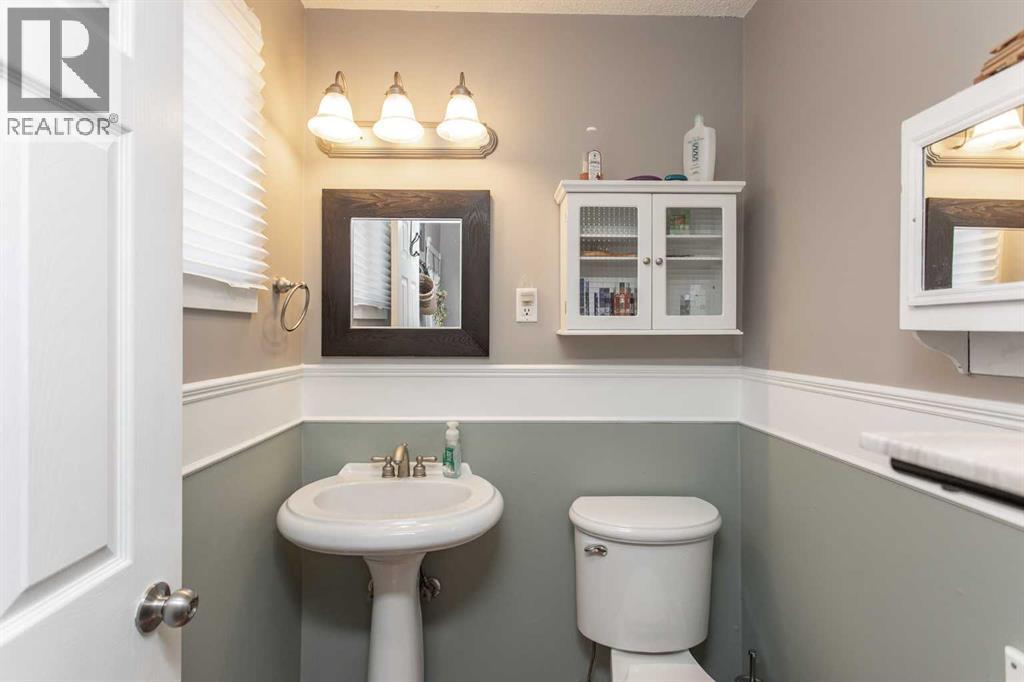 5724 55 Avenue Property Photo 26