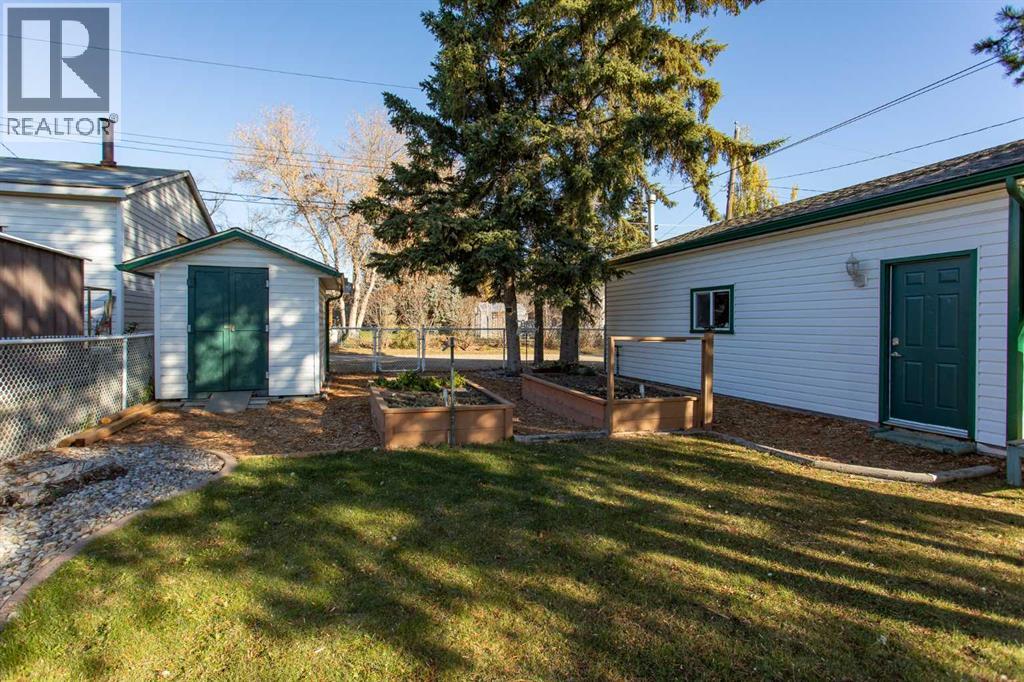 5724 55 Avenue Property Photo 28