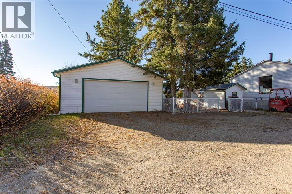 5724 55 Avenue Property Photo 31