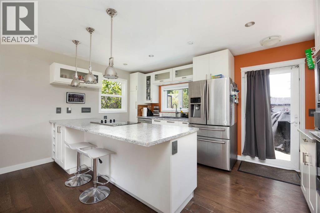 134 Farrell Bay Property Photo 9