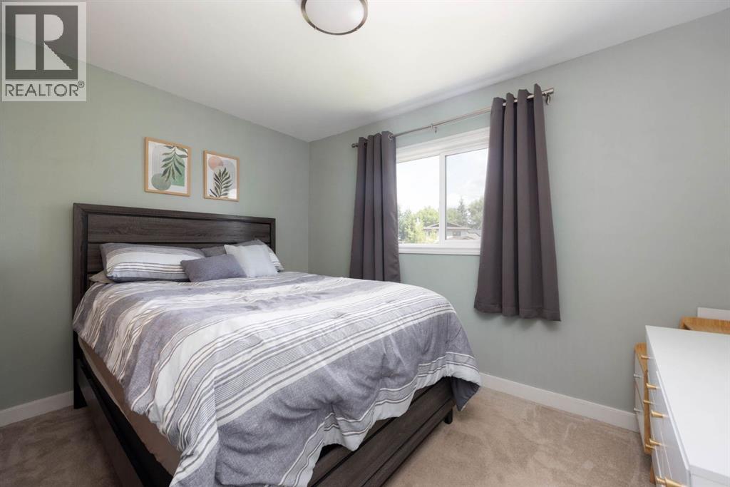 134 Farrell Bay Property Photo 14