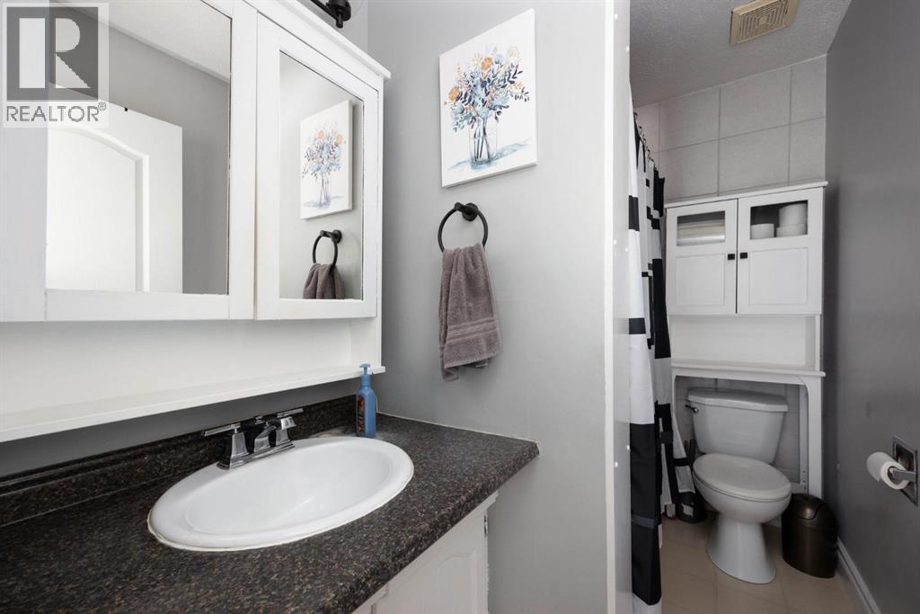 134 Farrell Bay Property Photo 16