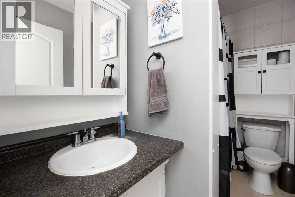 134 Farrell Bay Property Photo 17