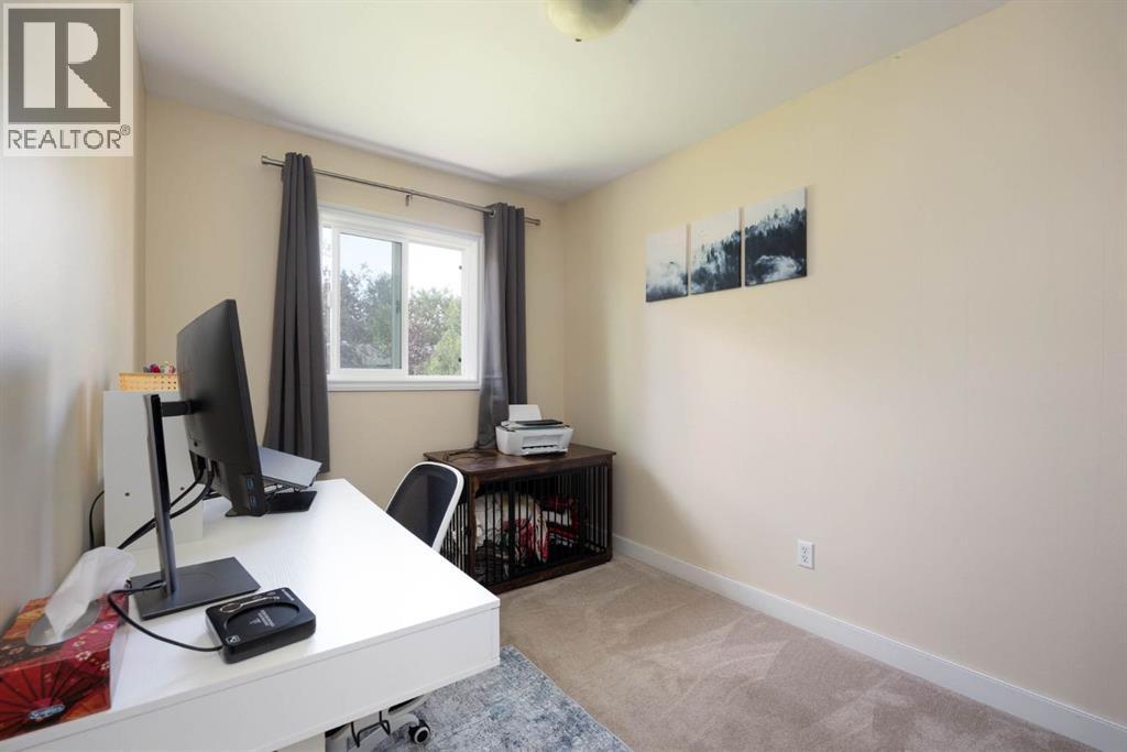 134 Farrell Bay Property Photo 18