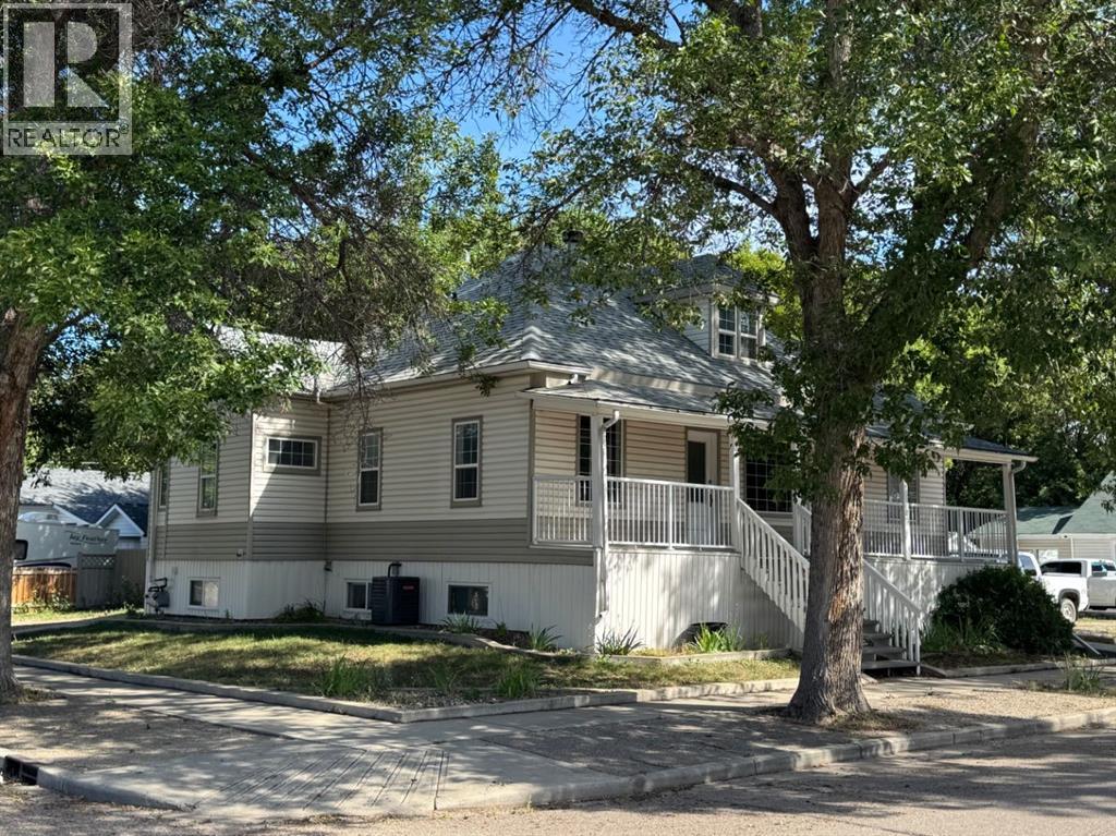 804 8 Street Se Property Photo 2