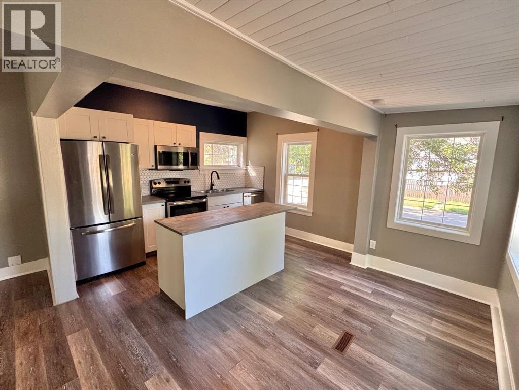 804 8 Street Se Property Photo 5