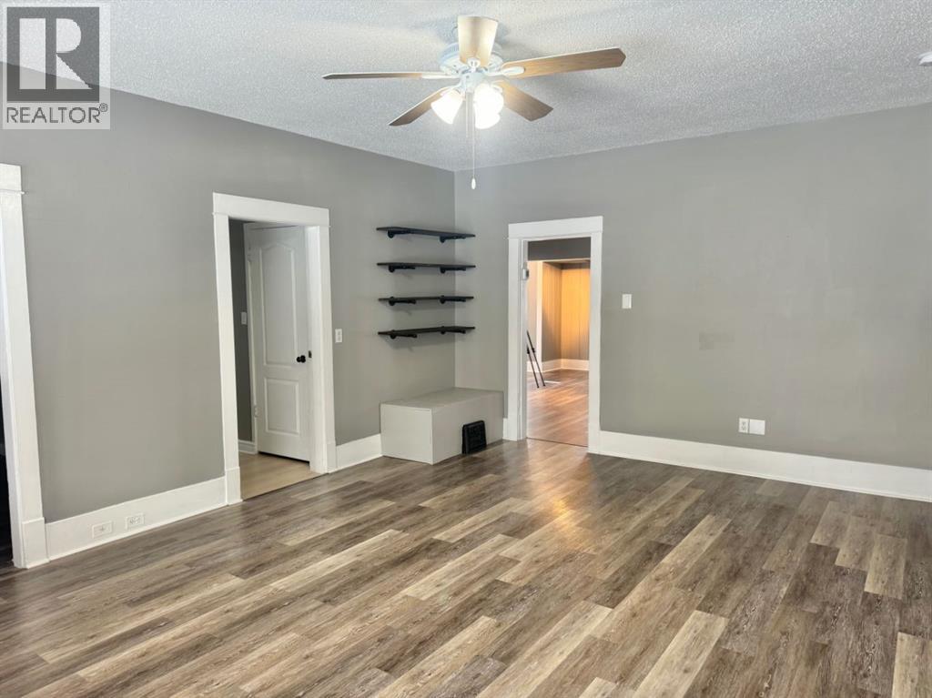 804 8 Street Se Property Photo 13