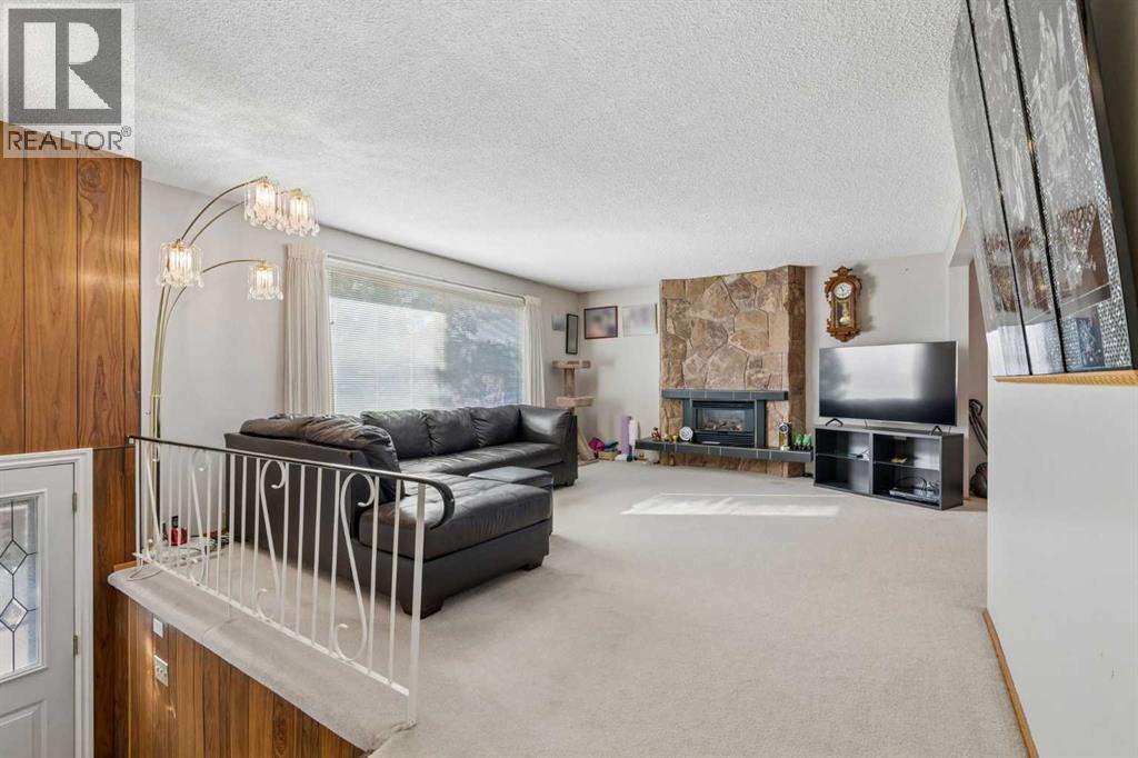 5128 Rundlehorn Drive Ne Property Photo 4