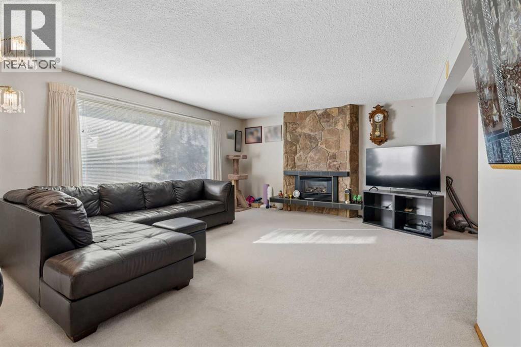 5128 Rundlehorn Drive Ne Property Photo 5