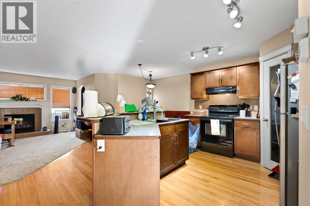 195 Cranberry Close Se Property Photo 7