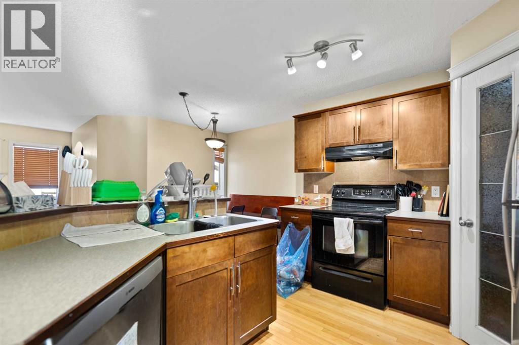 195 Cranberry Close Se Property Photo 10