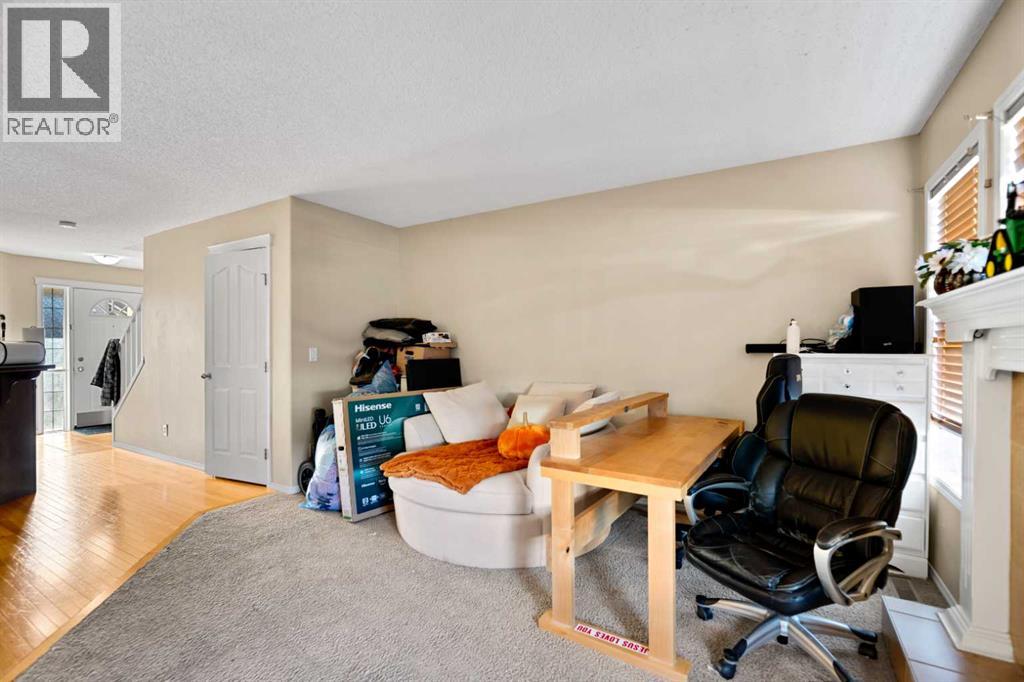 195 Cranberry Close Se Property Photo 14