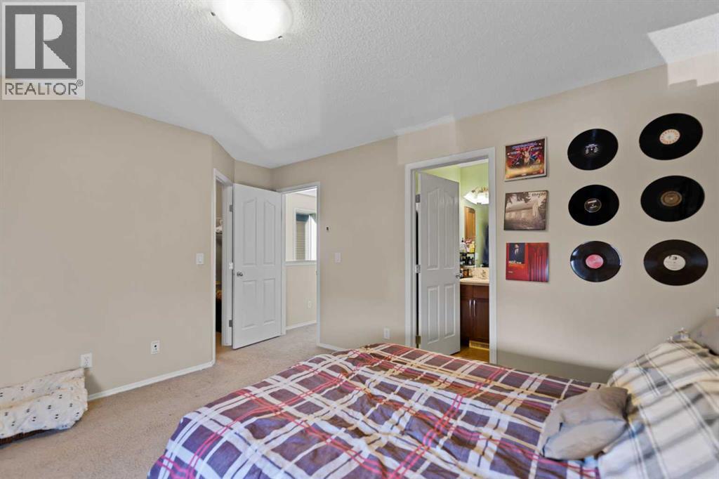 195 Cranberry Close Se Property Photo 17