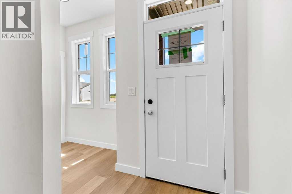 25 Ian Way Property Photo 2