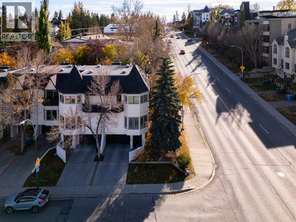 1425 Colborne Crescent Sw Property Photo 2