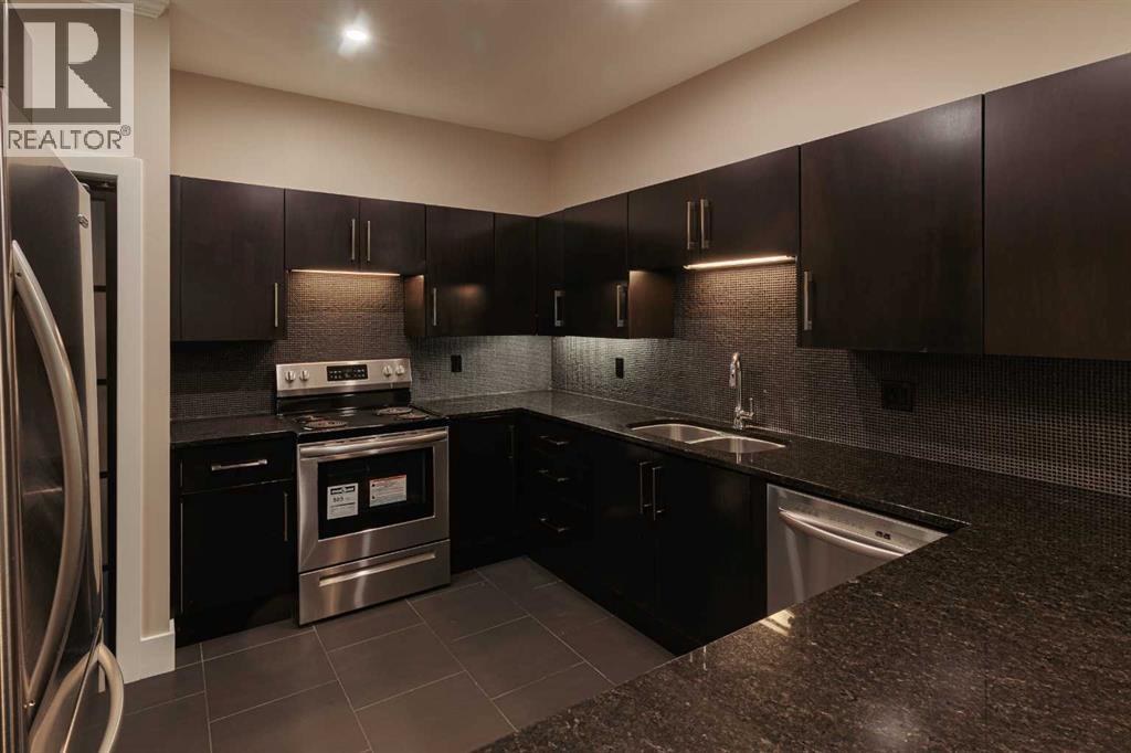 1425 Colborne Crescent Sw Property Photo 10
