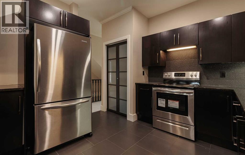 1425 Colborne Crescent Sw Property Photo 12