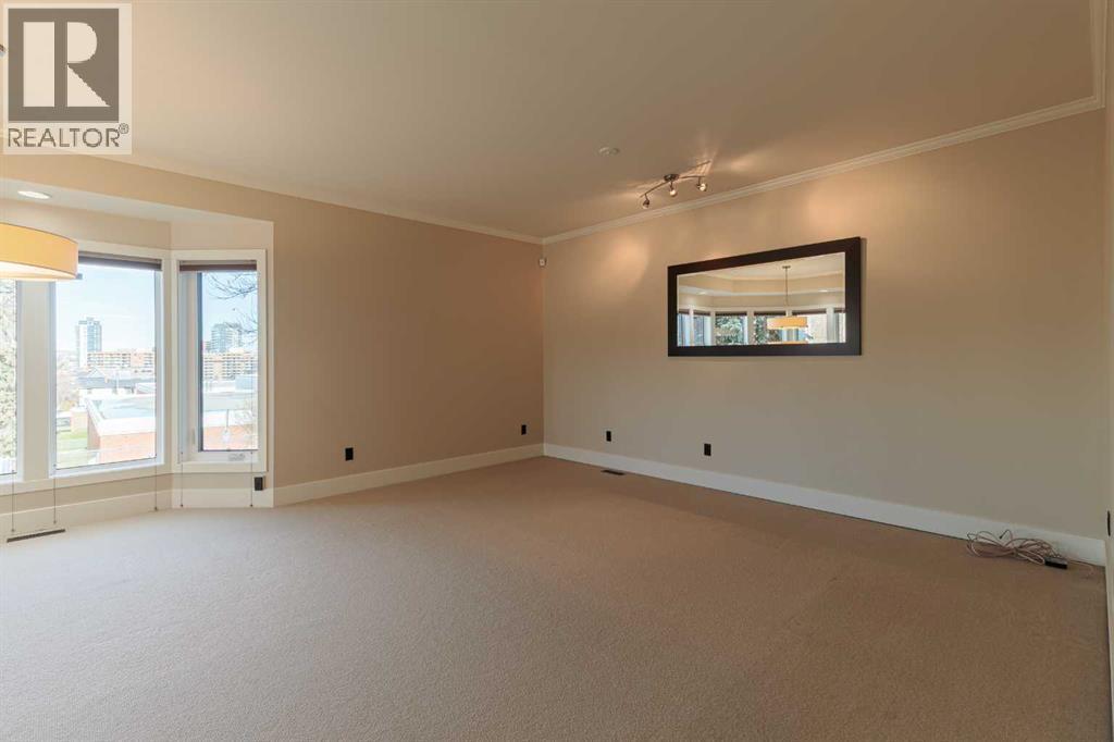 1425 Colborne Crescent Sw Property Photo 16