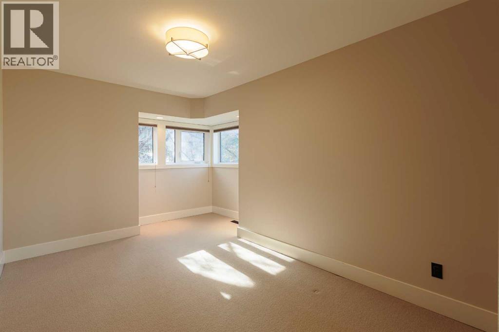 1425 Colborne Crescent Sw Property Photo 28
