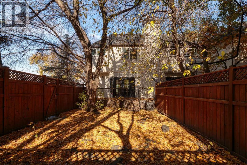 1425 Colborne Crescent Sw Property Photo 40