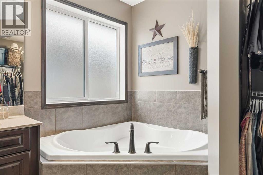 32 Cranarch Bay Se Property Photo 24