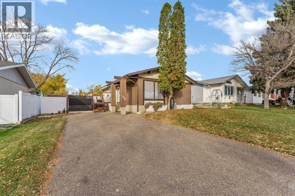 2158 7 Avenue Ne Property Photo 2