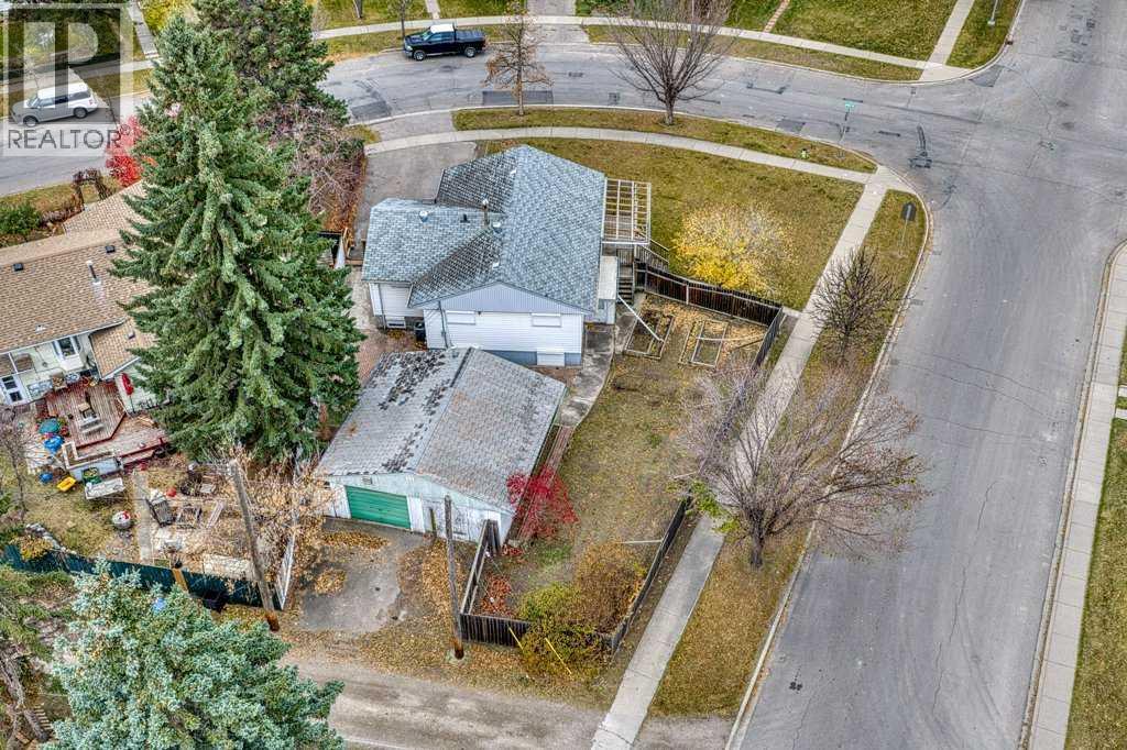 8528 Bowglen Road Nw Property Photo 5