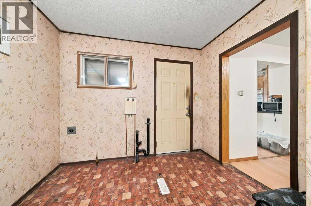 8528 Bowglen Road Nw Property Photo 7