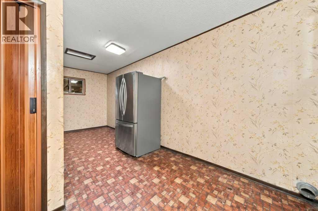 8528 Bowglen Road Nw Property Photo 8