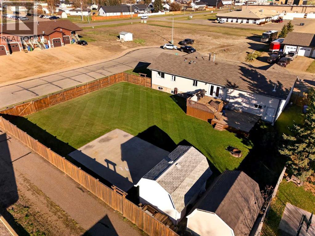 9210 101 Street Property Photo 4