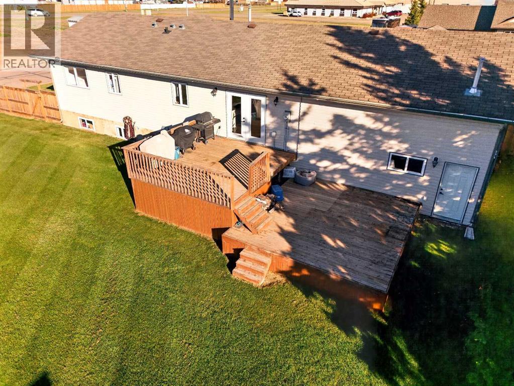 9210 101 Street Property Photo 5