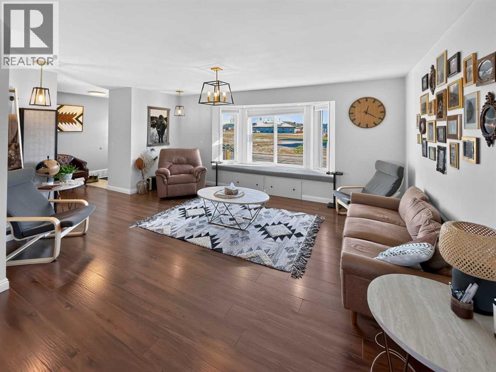 9210 101 Street Property Photo 10