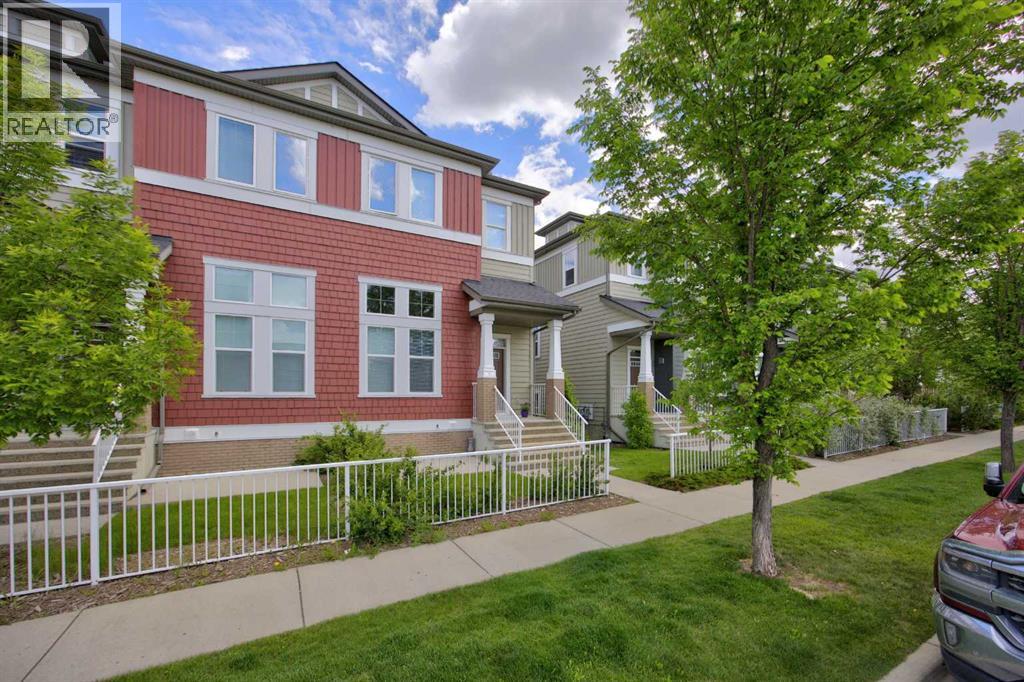913 Evanston Square Nw Property Photo 3