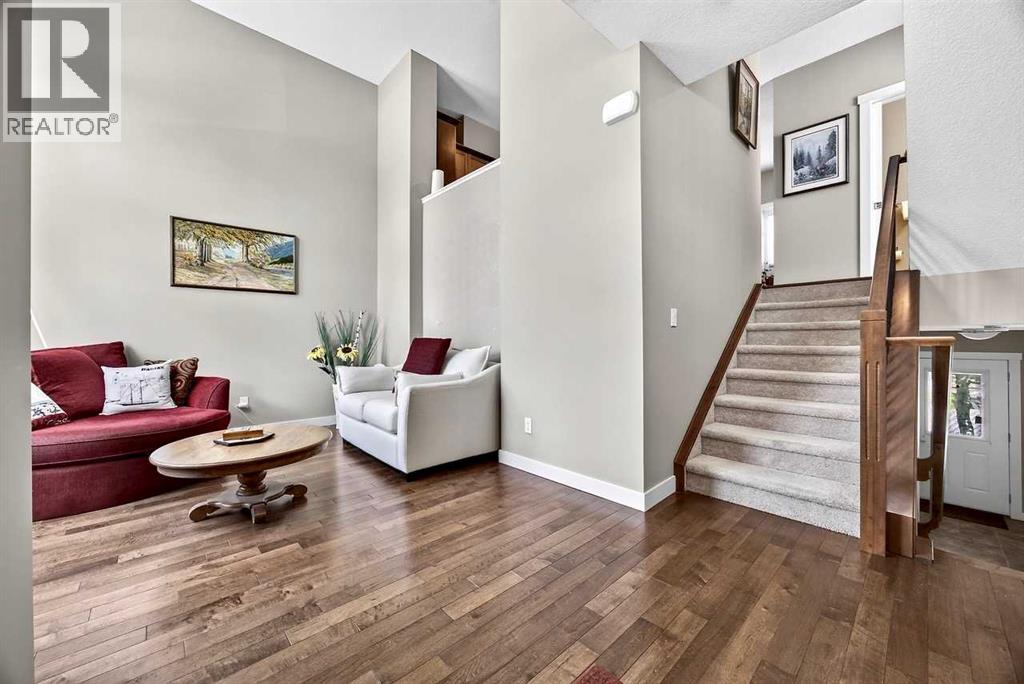 913 Evanston Square Nw Property Photo 4