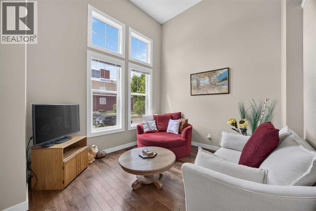 913 Evanston Square Nw Property Photo 6