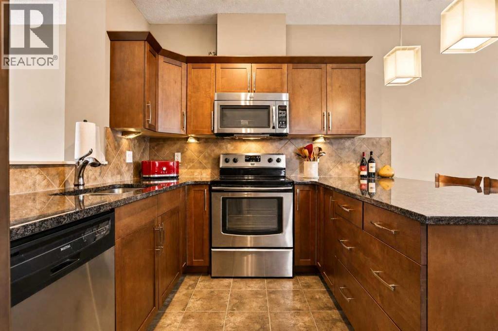 913 Evanston Square Nw Property Photo 7
