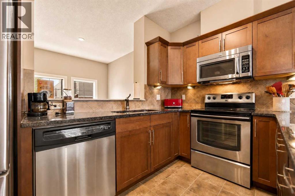 913 Evanston Square Nw Property Photo 8