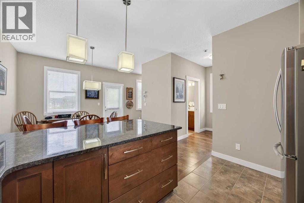 913 Evanston Square Nw Property Photo 10