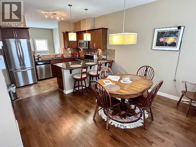 913 Evanston Square Nw Property Photo 14
