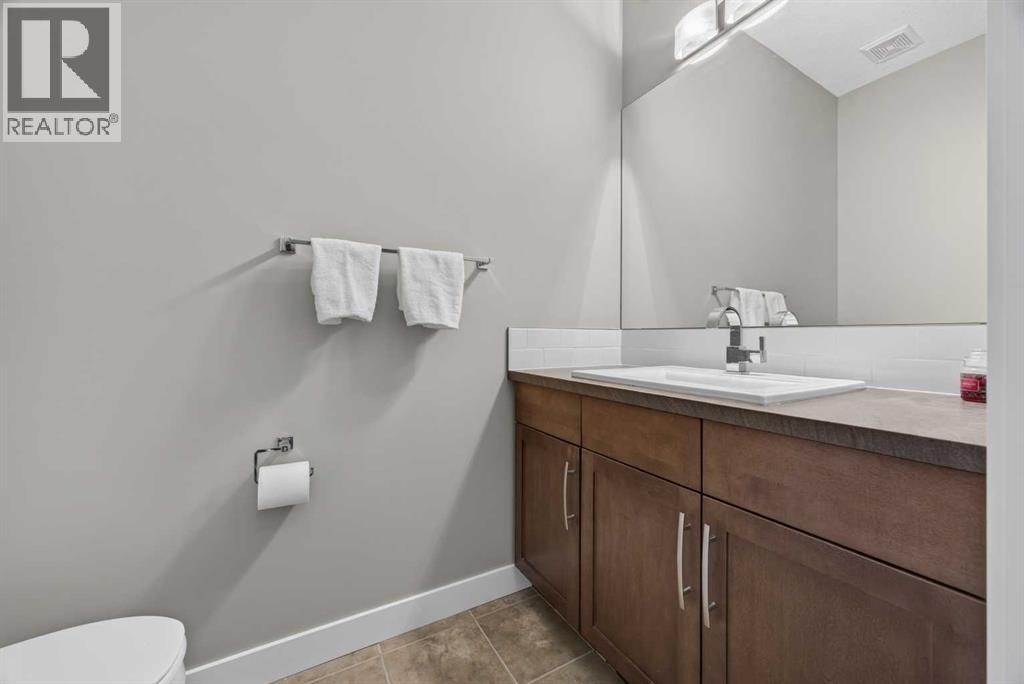 913 Evanston Square Nw Property Photo 17