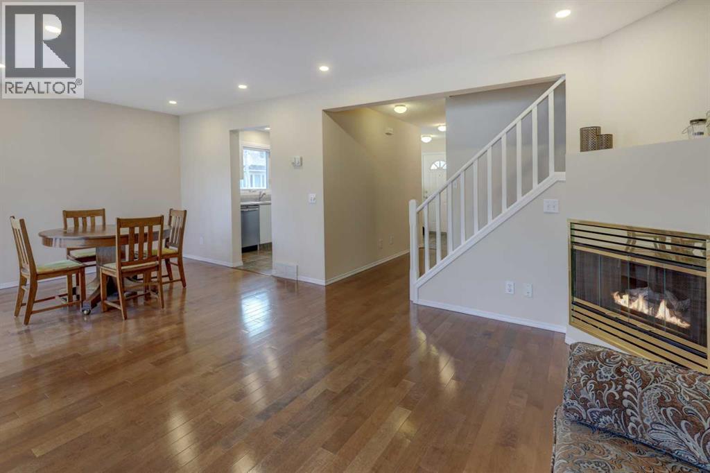 388 Sandarac Drive Northwest Property Photo 2