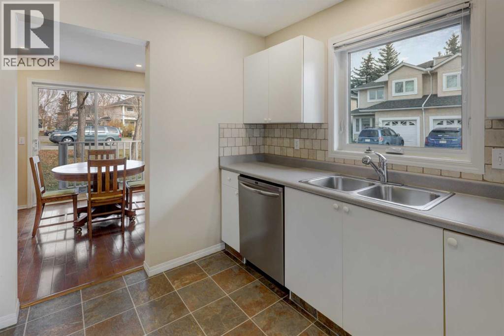 388 Sandarac Drive Northwest Property Photo 4