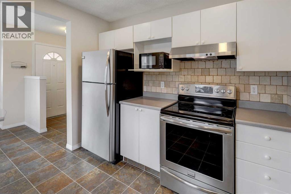 388 Sandarac Drive Northwest Property Photo 6