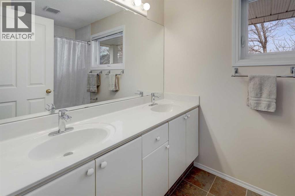 388 Sandarac Drive Northwest Property Photo 18