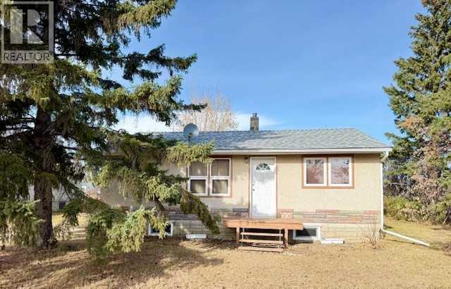 308 3 Street N Property Photo 1