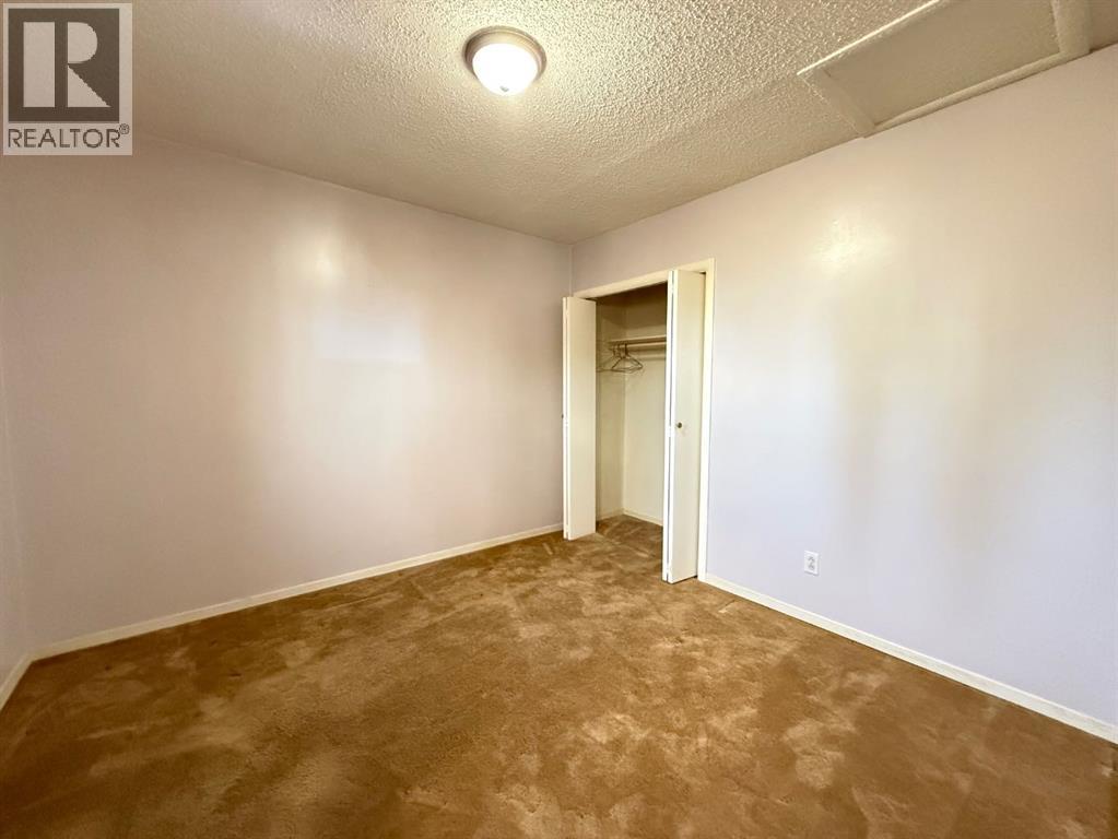 308 3 Street N Property Photo 7