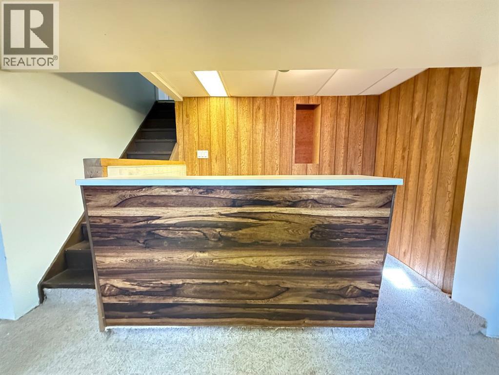 308 3 Street N Property Photo 13