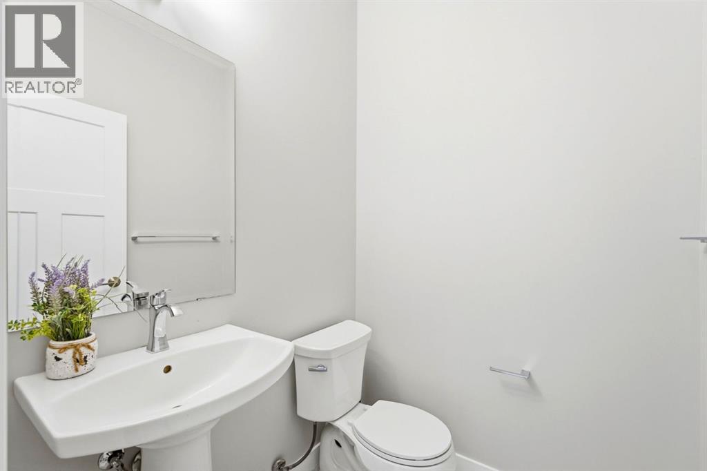 290 Masters Avenue Se Property Photo 17